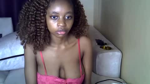 Snapshot of sexy_short chatting on 06-01-26, 05:42 Janet online show from 06-01-26, 05:42