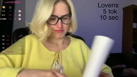 Snapshot of sexy_sweets chatting on 10-22-25, 07:46 Sexy-Sweets online show from 10-22-25, 07:46