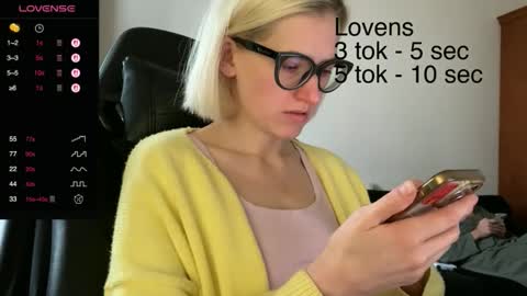 Snapshot of sexy_sweets chatting on 10-25-25, 10:12 Sexy-Sweets online show from 10-25-25, 10:12