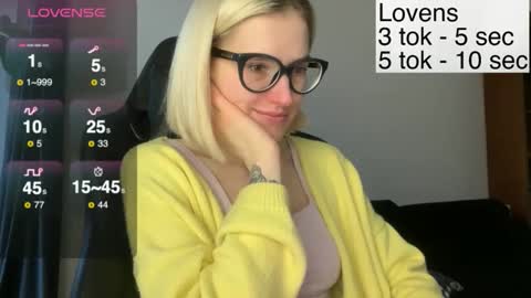 Snapshot of sexy_sweets chatting on 11-11-25, 12:27 Sexy-Sweets online show from 11-11-25, 12:27