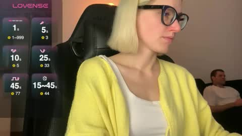 Snapshot of sexy_sweets chatting on 11-12-25, 06:41 Sexy-Sweets online show from 11-12-25, 06:41