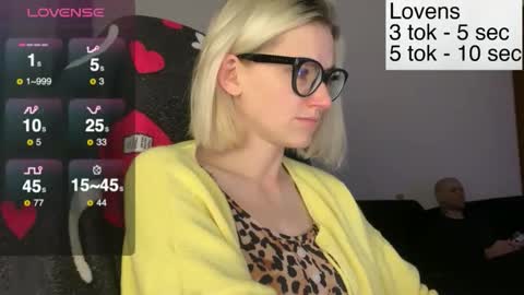 Snapshot of sexy_sweets chatting on 11-20-25, 03:01 Sexy-Sweets online show from 11-20-25, 03:01