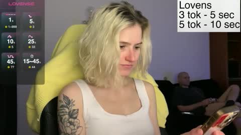 Snapshot of sexy_sweets chatting on 12-04-25, 01:42 Sexy-Sweets online show from 12-04-25, 01:42