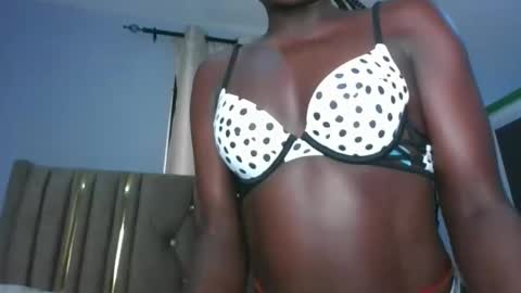 Snapshot of sexy_veena chatting on 09-20-25, 08:04 sexy_veena online show from 09-20-25, 08:04