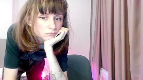 Snapshot of sexy_wise_kind chatting on 06-17-26, 09:27 Mandy Green online show from 06-17-26, 09:27