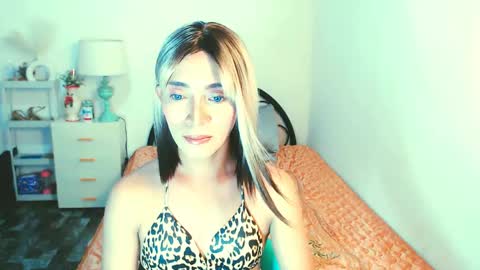 Snapshot of sexy_yllona chatting on 06-09-26, 10:05 sexy_yllona online show from 06-09-26, 10:05