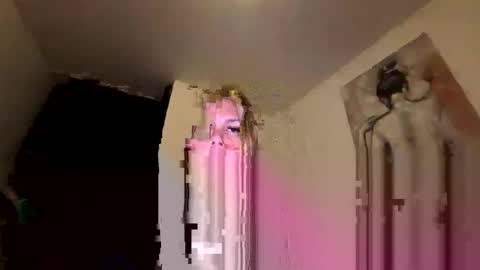 Snapshot of sexyaleja001 chatting on 12-14-25, 06:56 sexyaleja001 online show from 12-14-25, 06:56