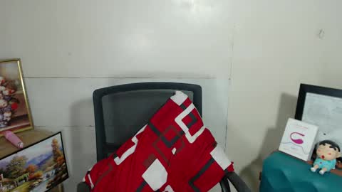 Snapshot of sexyasian_lady chatting on 02-11-25, 05:18 Chloe online show from 02-11-25, 05:18