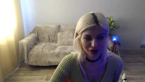 Snapshot of sexybeatriice chatting on 04-21-26, 06:31 sexybeatriice online show from 04-21-26, 06:31