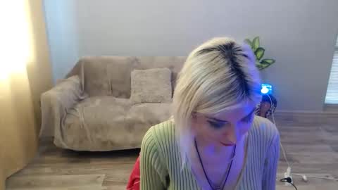 Snapshot of sexybeatriice chatting on 04-23-26, 06:47 sexybeatriice online show from 04-23-26, 06:47