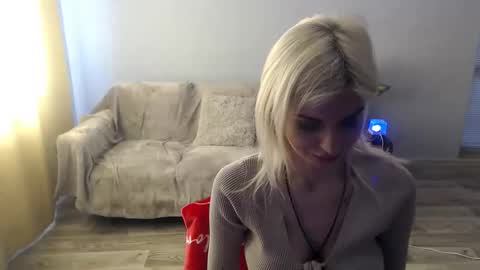 Snapshot of sexybeatriice chatting on 05-03-26, 06:19 sexybeatriice online show from 05-03-26, 06:19