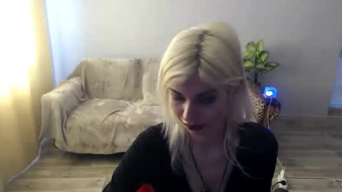 Snapshot of sexybeatriice chatting on 05-12-26, 06:21 sexybeatriice online show from 05-12-26, 06:21