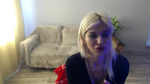 Snapshot of sexybeatriice chatting on 05-16-26, 06:32 sexybeatriice online show from 05-16-26, 06:32