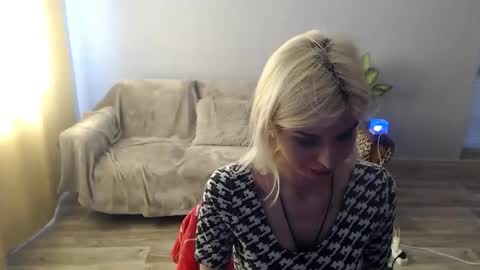 Snapshot of sexybeatriice chatting on 05-19-26, 06:20 sexybeatriice online show from 05-19-26, 06:20