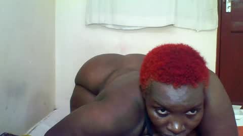 Snapshot of sexyblackberry7 chatting on 06-24-26, 06:51 MAUREEN online show from 06-24-26, 06:51