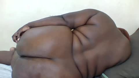 Snapshot of sexyblackberry7 chatting on 08-01-26, 04:50 MAUREEN online show from 08-01-26, 04:50