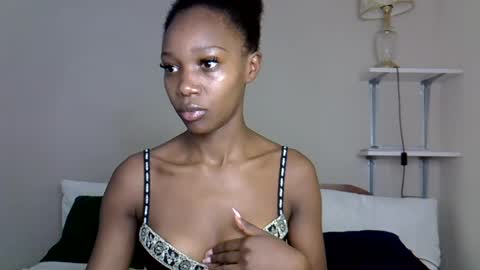 Snapshot of sexycarll9 chatting on 07-01-26, 11:26 Britney online show from 07-01-26, 11:26