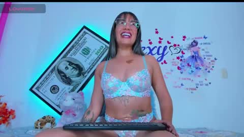 sexycharlottesamantha online show from 06-07-26, 04:16