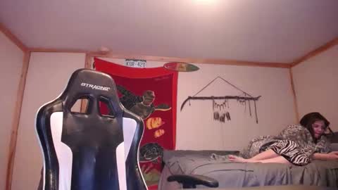 Snapshot of sexycoloradolovers chatting on 02-09-26, 05:33 Austin and Megan online show from 02-09-26, 05:33