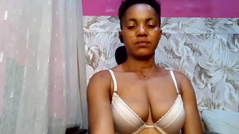 Snapshot of sexydoll32 chatting on 06-12-26, 10:30 sexydoll32 online show from 06-12-26, 10:30