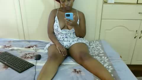 Snapshot of sexydollsx chatting on 10-22-25, 05:52 sexydollsx online show from 10-22-25, 05:52