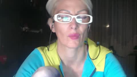 Snapshot of sexyeni chatting on 09-21-25, 08:43 ENI pvt moan your name WHEN I M NOT online you tell me in SNAPCHAT deal yes add me... FREE TWITTER magiconline101...... online show from 09-21-25, 08:43