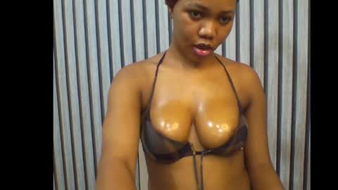 Snapshot of sexyeye368293 chatting on 10-08-25, 07:55 sexyeye368293 online show from 10-08-25, 07:55