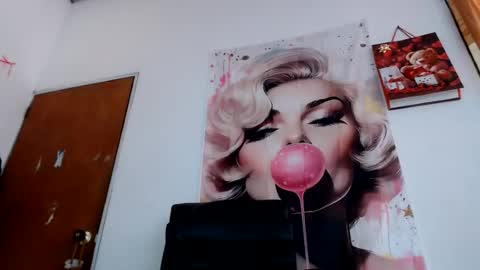 Snapshot of sexyfavgirl chatting on 07-03-26, 08:26 Mary online show from 07-03-26, 08:26
