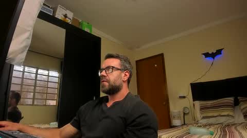 Snapshot of sexyflightz chatting on 09-16-25, 05:14 chris online show from 09-16-25, 05:14