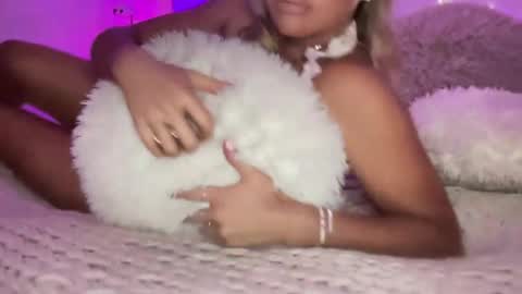 Snapshot of sexygoodvibebabe69 chatting on 06-18-26, 12:42 Ashley Love online show from 06-18-26, 12:42