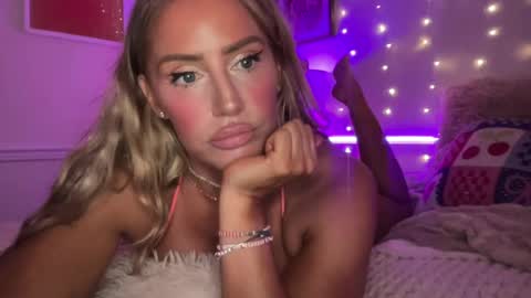 Snapshot of sexygoodvibebabe69 chatting on 07-03-26, 11:16 Ashley Love online show from 07-03-26, 11:16