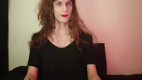 elsathedarlin online show from 10-12-25, 12:20