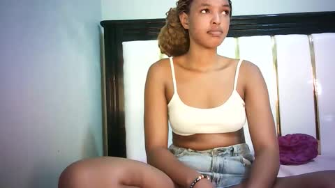 Snapshot of sexyjaz20 chatting on 10-30-25, 01:40 sexy jaz online show from 10-30-25, 01:40