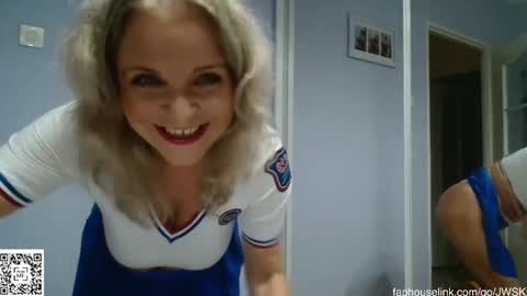 Snapshot of sexyjennyeu chatting on 06-01-26, 12:40 Jenny online show from 06-01-26, 12:40