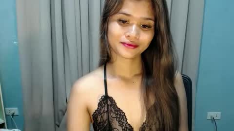 Snapshot of sexylady_pinayx chatting on 09-12-25, 08:31 Call me Bea  online show from 09-12-25, 08:31