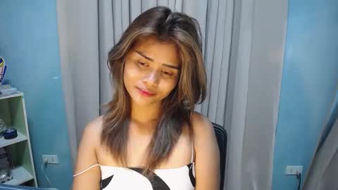 Snapshot of sexylady_pinayx chatting on 10-21-25, 03:13 Call me Bea  online show from 10-21-25, 03:13