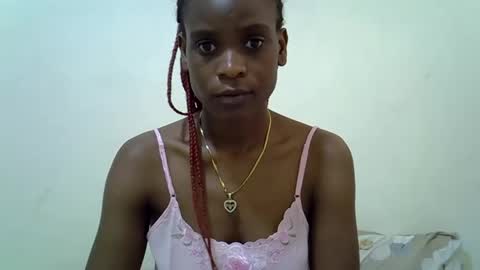 Snapshot of sexyliah chatting on 10-18-25, 09:10 sexy liah online show from 10-18-25, 09:10
