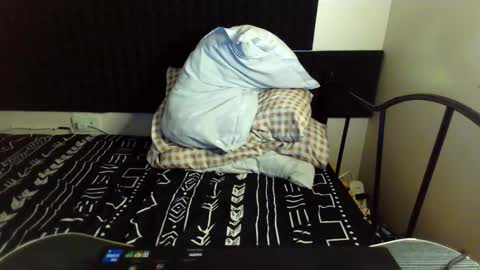 Snapshot of sexylove212002 chatting on 11-25-25, 06:35 Lily online show from 11-25-25, 06:35