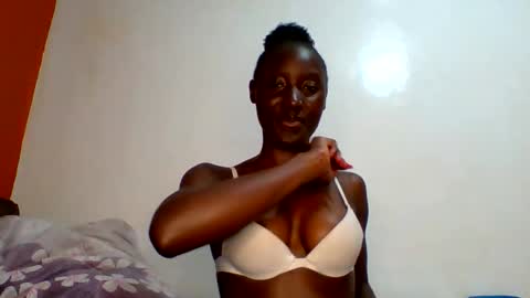 sexylucia5 online show from 05-09-26, 09:09
