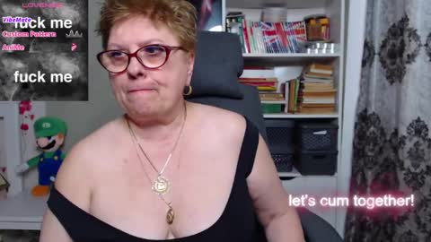 Snapshot of sexylynette4u chatting on 02-27-25, 10:26 sexylynette4u online show from 02-27-25, 10:26