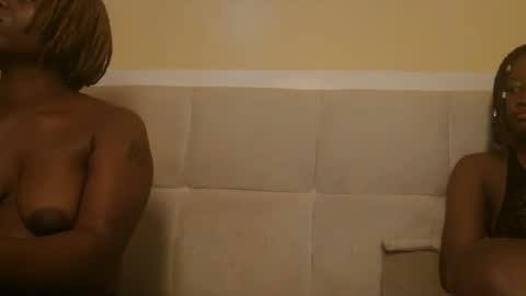 Snapshot of sexymia56 chatting on 09-18-25, 06:59 Miss mia online show from 09-18-25, 06:59