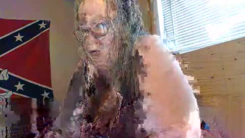 Snapshot of sexymommadaddy chatting on 05-05-26, 04:37 sexymommadaddy online show from 05-05-26, 04:37