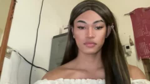 Snapshot of sexynakedweapon chatting on 05-22-26, 03:39 LIEZEL online show from 05-22-26, 03:39