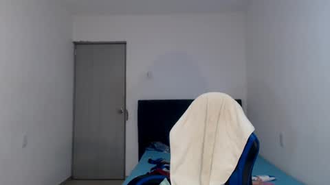 Snapshot of sexynatalia25 chatting on 06-28-26, 09:21 Natalia Duran online show from 06-28-26, 09:21