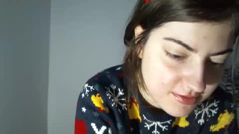 Snapshot of sexynyu18 chatting on 12-25-24, 11:33 Alex online show from 12-25-24, 11:33