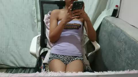 Snapshot of sexypinayirish chatting on 05-27-26, 02:52 IRISH online show from 05-27-26, 02:52