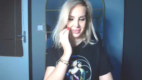 Snapshot of sexyquennina chatting on 03-03-26, 06:47 SexyQueenNina online show from 03-03-26, 06:47