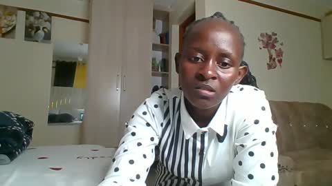 Snapshot of sexyreddebony chatting on 12-14-24, 01:16 sexyreddebony online show from 12-14-24, 01:16