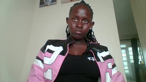 Snapshot of sexyreddebony chatting on 12-15-24, 10:28 sexyreddebony online show from 12-15-24, 10:28