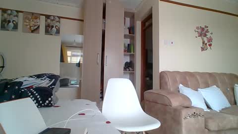 Snapshot of sexyreddebony chatting on 12-27-24, 09:28 sexyreddebony online show from 12-27-24, 09:28